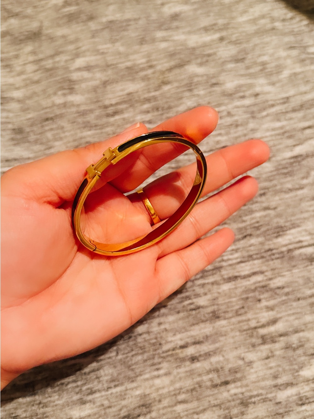 & Other Stories Gold-Tone Hinged Bangle Bracelet